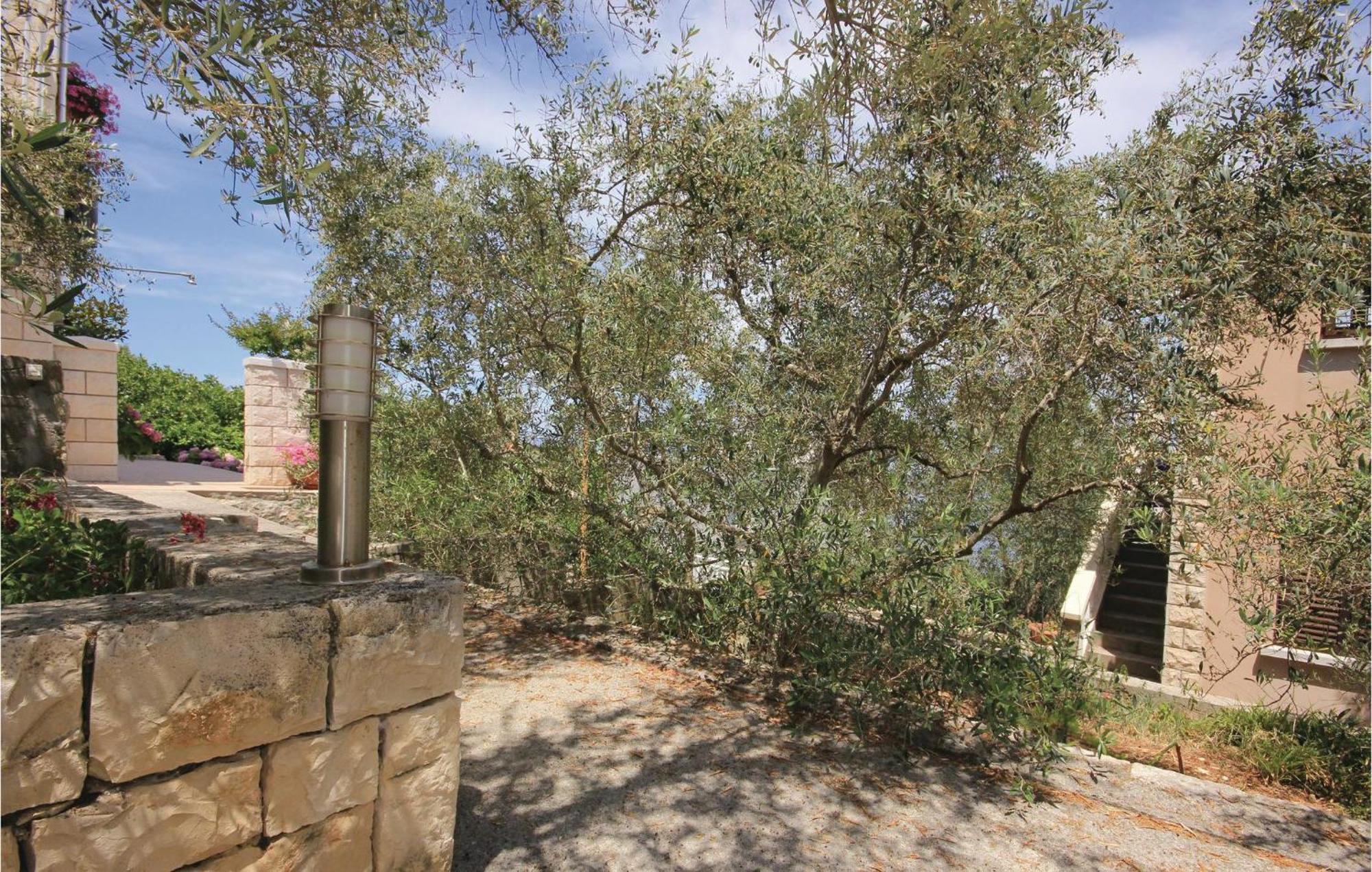 Gorgeous Apartment In Prigradica With Kitchen מראה חיצוני תמונה