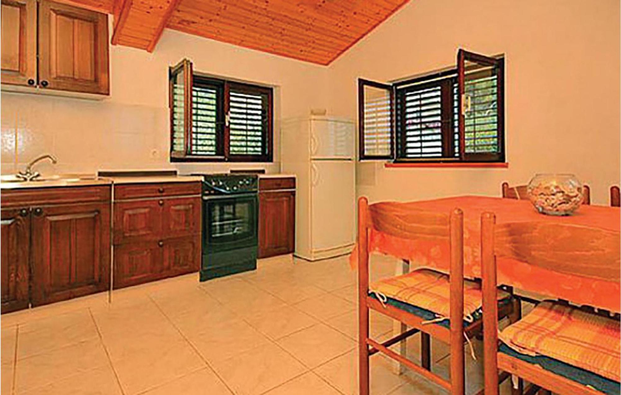 Gorgeous Apartment In Prigradica With Kitchen מראה חיצוני תמונה