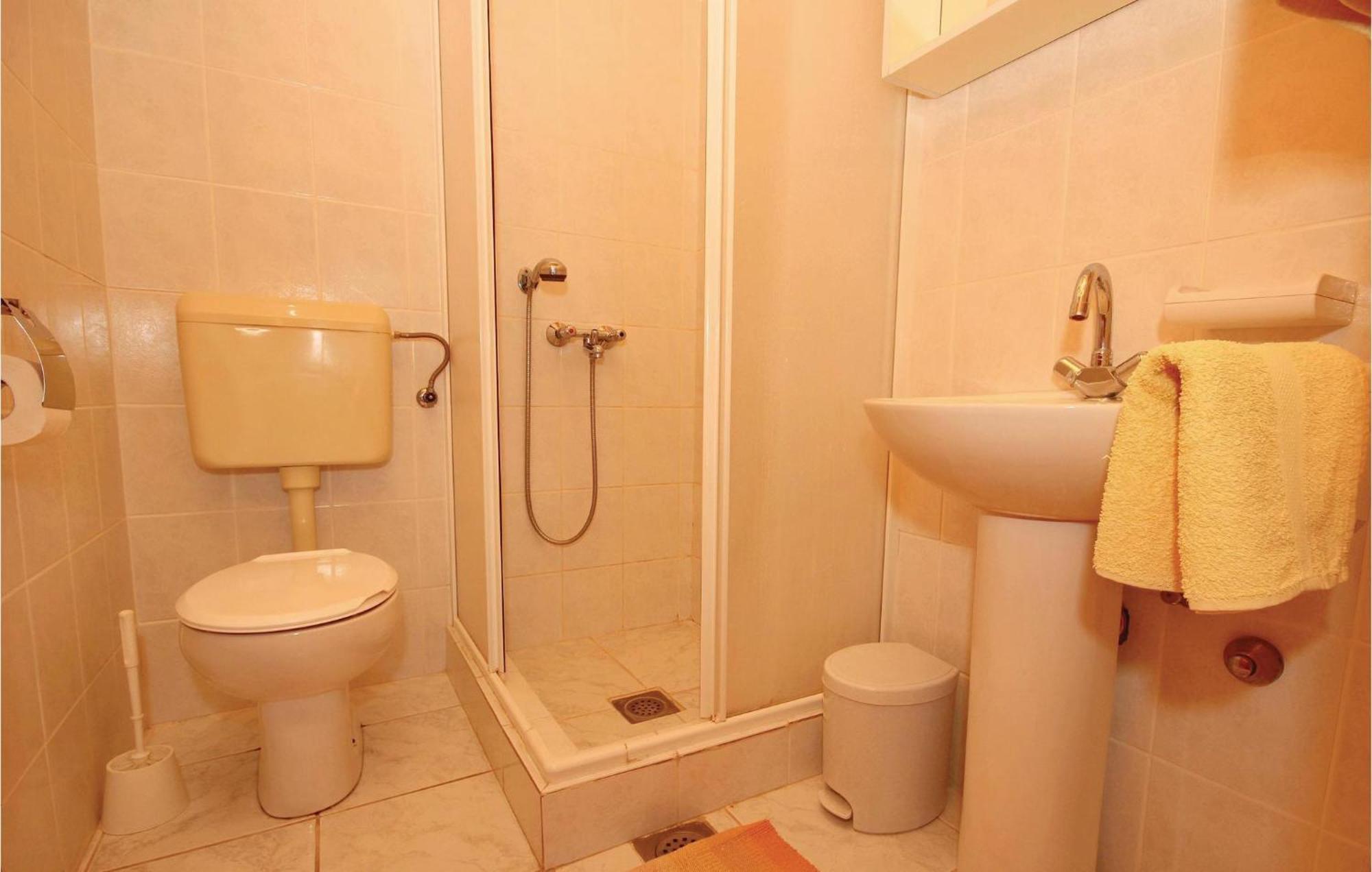 Gorgeous Apartment In Prigradica With Kitchen מראה חיצוני תמונה