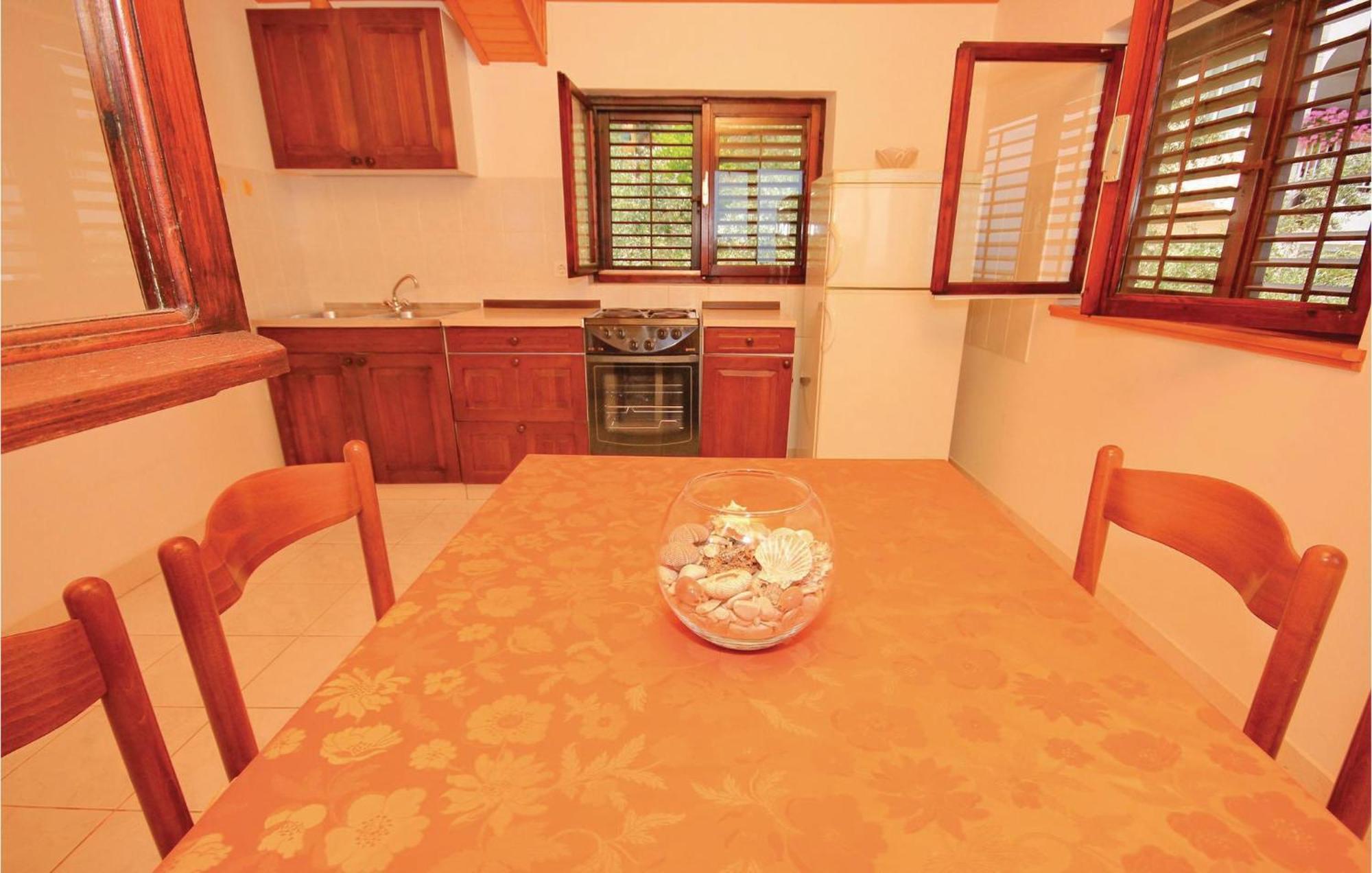 Gorgeous Apartment In Prigradica With Kitchen מראה חיצוני תמונה