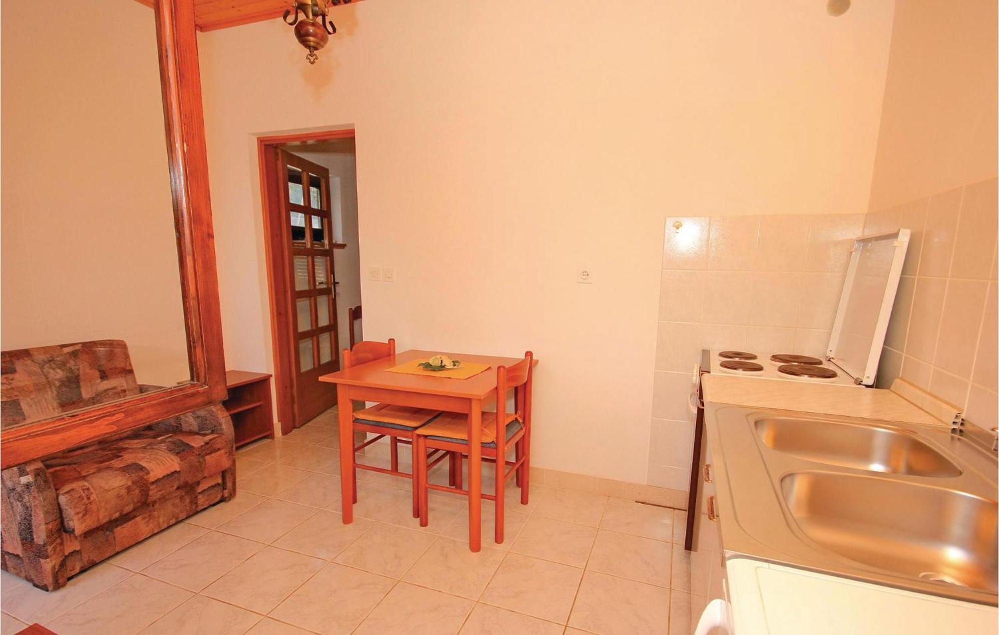 Gorgeous Apartment In Prigradica With Kitchen מראה חיצוני תמונה